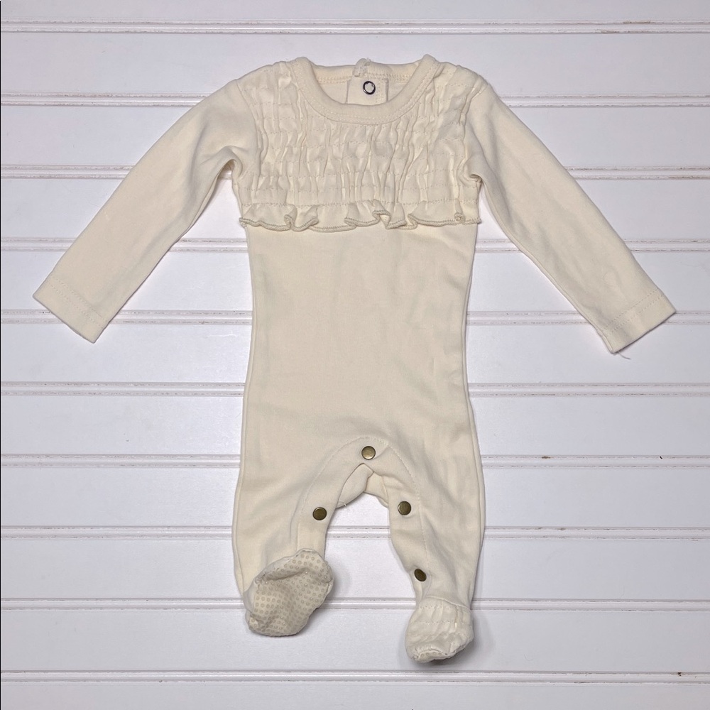 L’OVED BABY NWOT 100% Organic Cotton Sad Beige Smocked Ruffle Footie